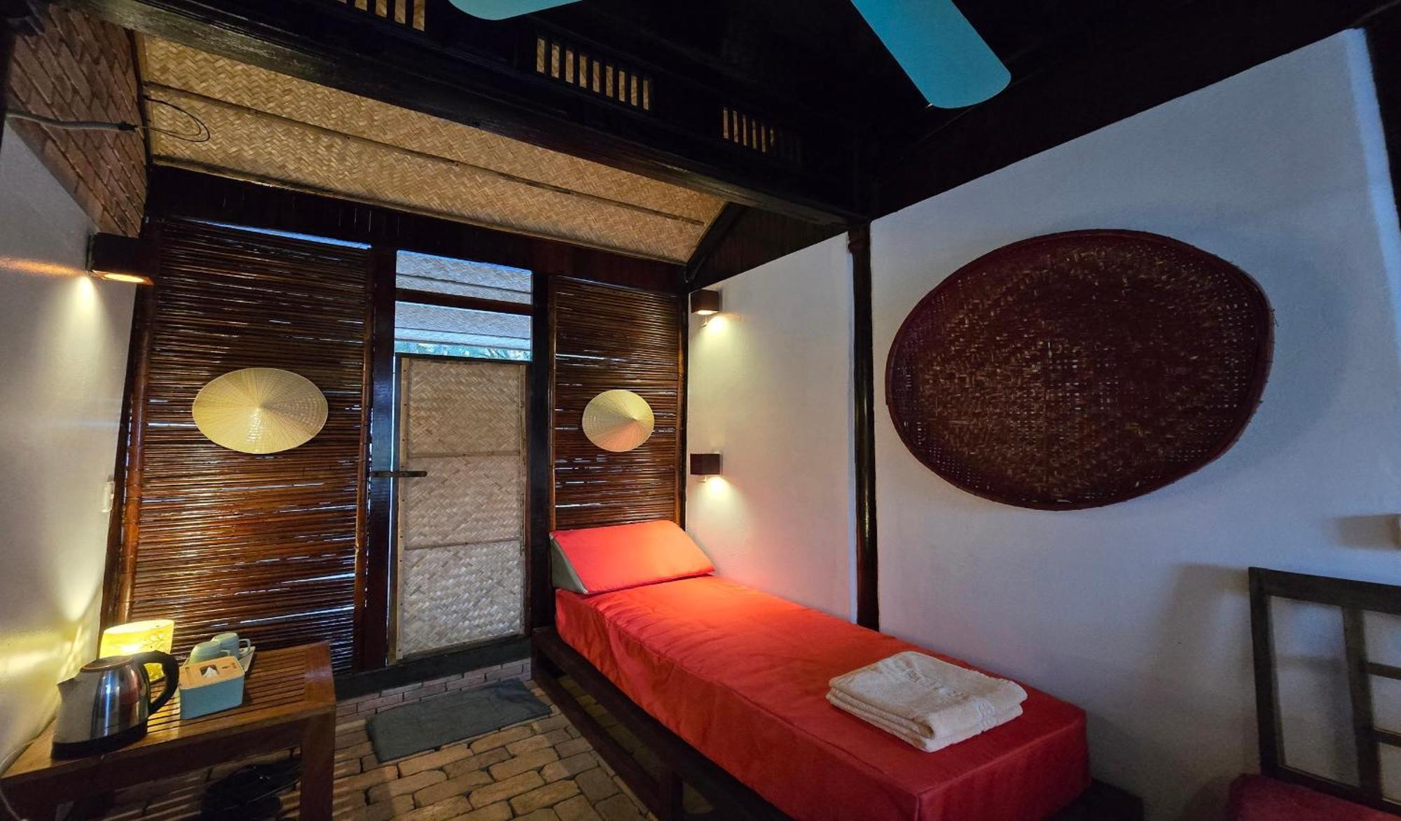 Villa Louise Hue Beach Boutique Hotel Exterior photo